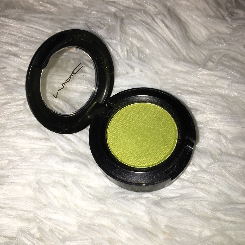 Neon Green MAC Eyeshadow